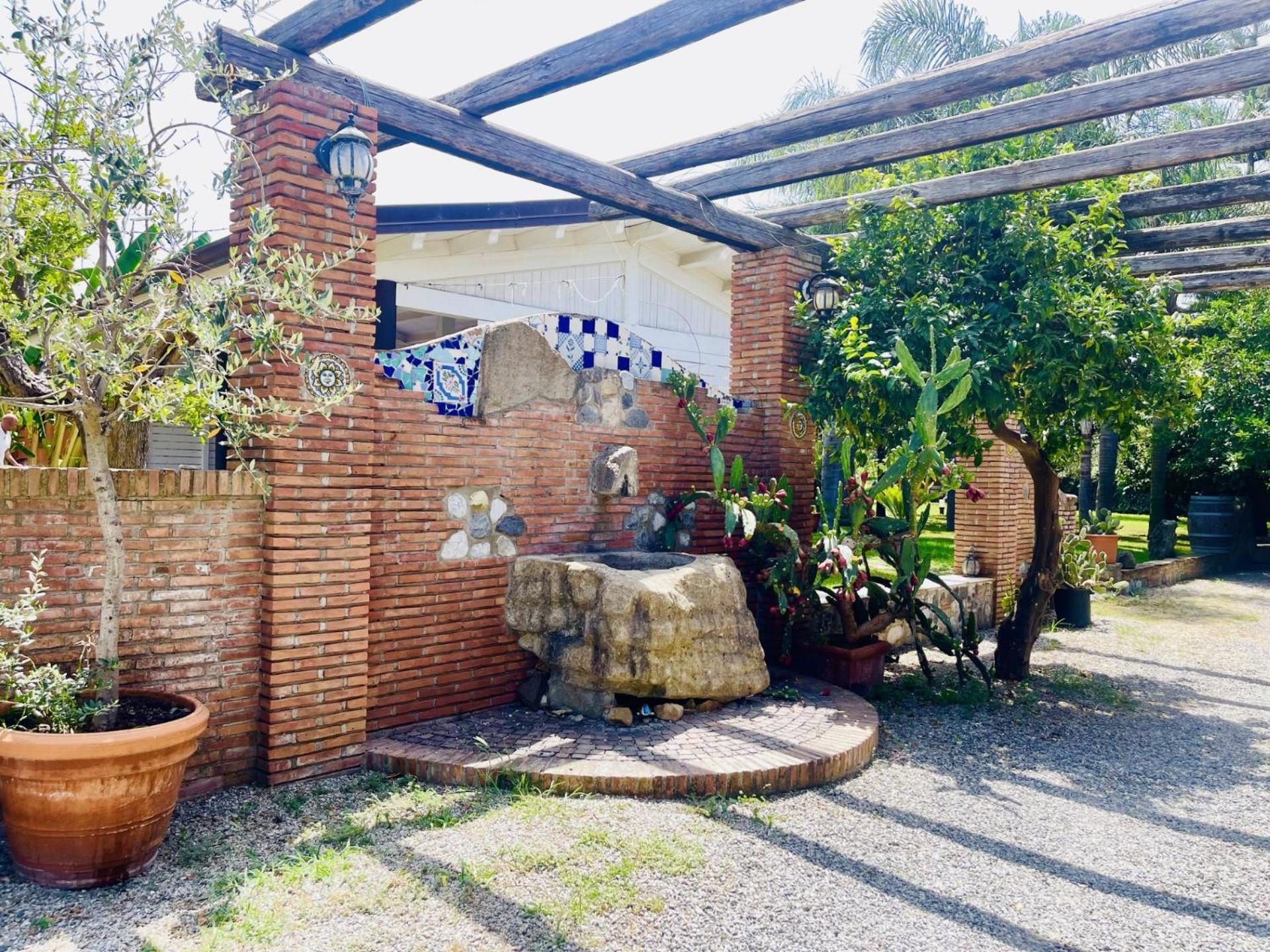 Bed and Breakfast Borgo Camicia In Барчеллона-Поццо-ди-Готто Экстерьер фото