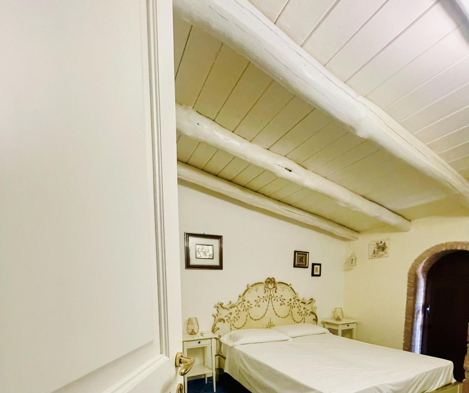 Bed and Breakfast Borgo Camicia In Барчеллона-Поццо-ди-Готто Экстерьер фото